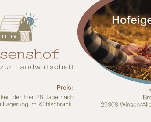 Grafikbeispiel eines Eierpappenaufklebers mit Fotoabbildung eines aus der Hand pickenden Huhns
